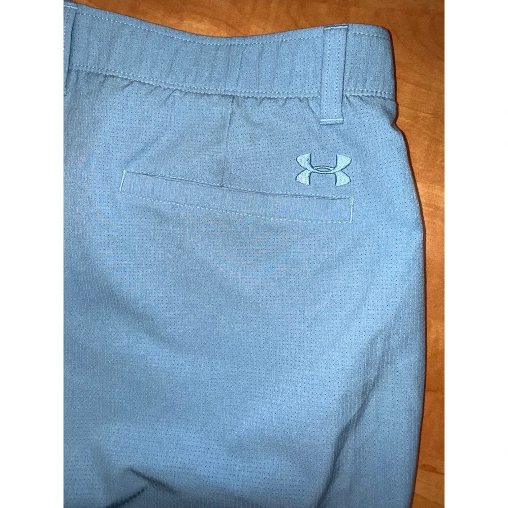 Under Armour Mens HeatGear Golf‎ Shorts Light Blue Flat Front Size 34 Loose Fit